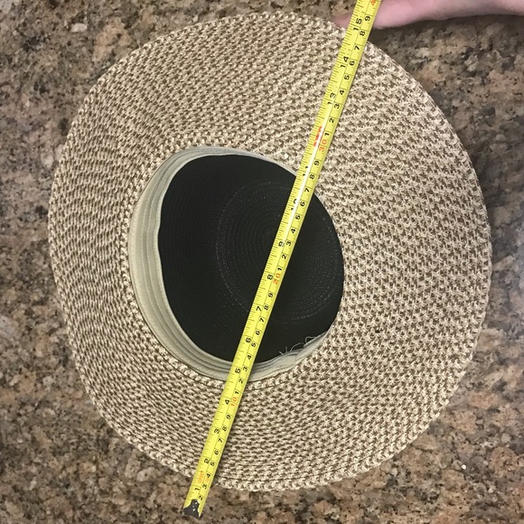 Beach hat - Picture 2 of 2